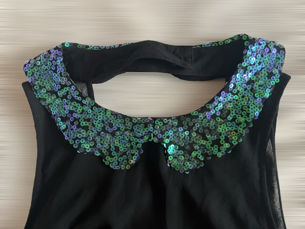 Vestiti: Robe noire de soirée BCBG Generation col Claudine en sequins – Usato da Lausanne venduto da Stephaniesdressing 2