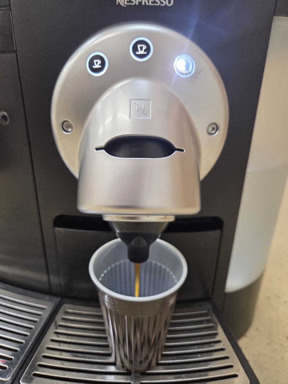 Macchine per caffè & Macchine per espresso: Nespresso Gemini 200 – Usato da Montlingen venduto da Martin_Massa 1