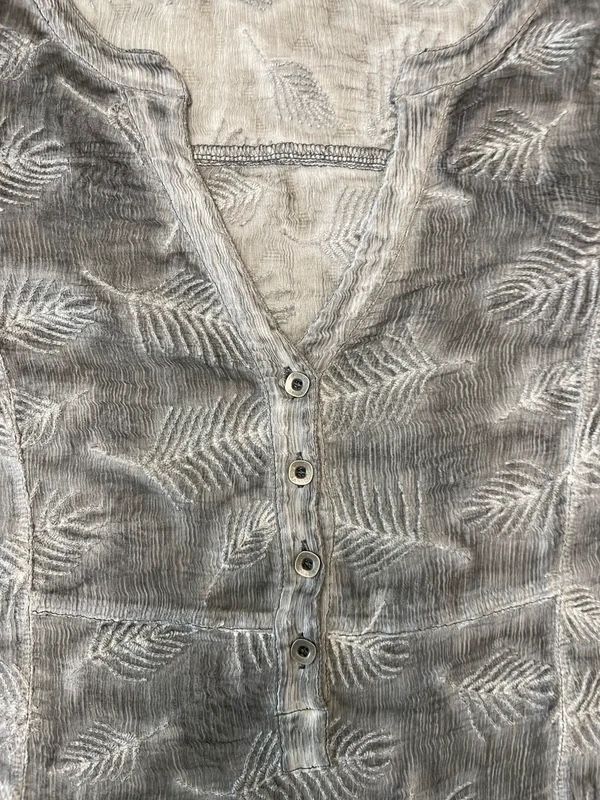Nile Camicette: Nile Blouse grey leaf pattern size L silk-cotton blend – Usato da Lausanne venduto da Danash 2