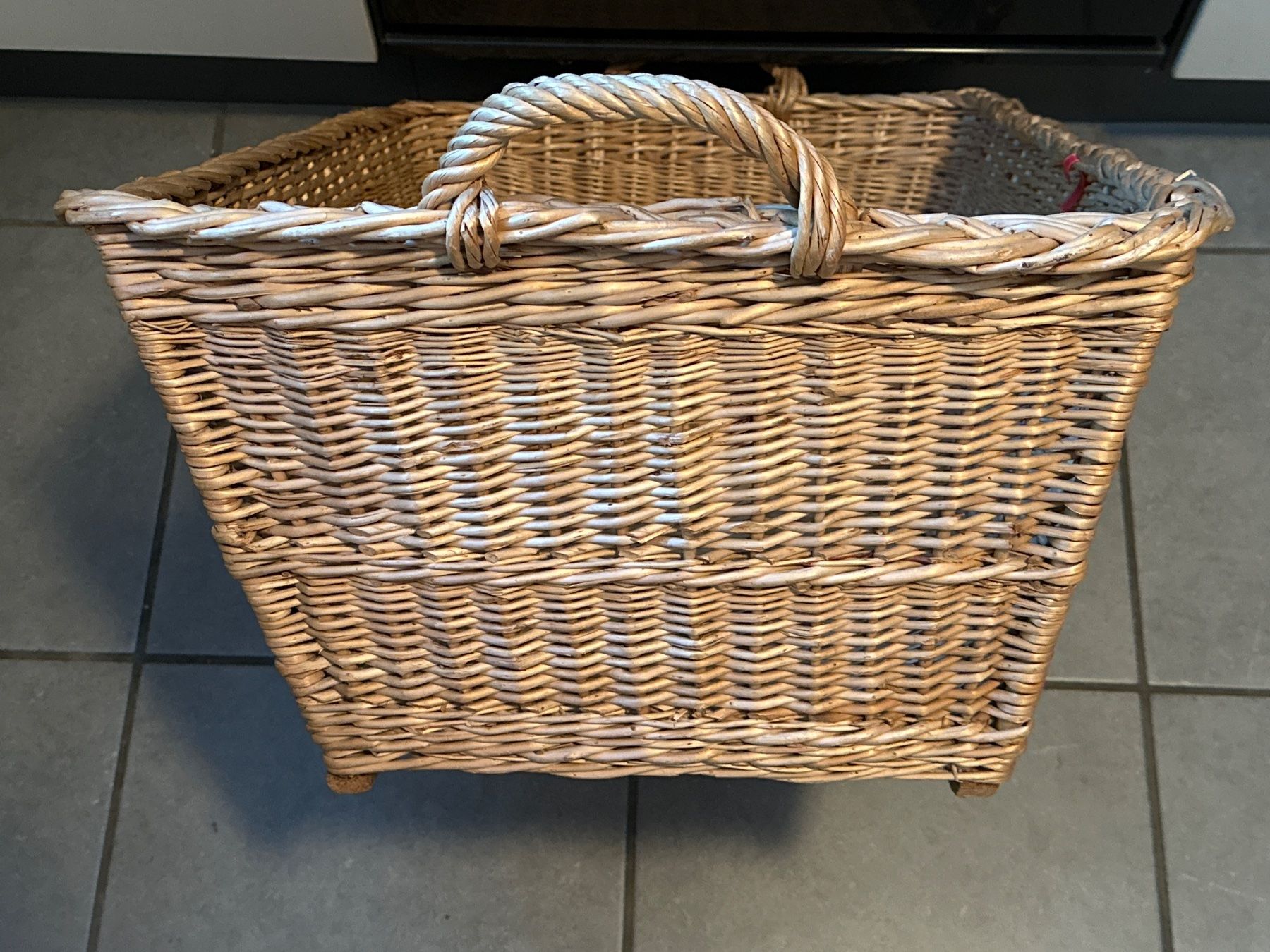 Paniers à linge: Weidenkorb / Wäschekorb – D'occasion à Zürich par Chaeffeler 4