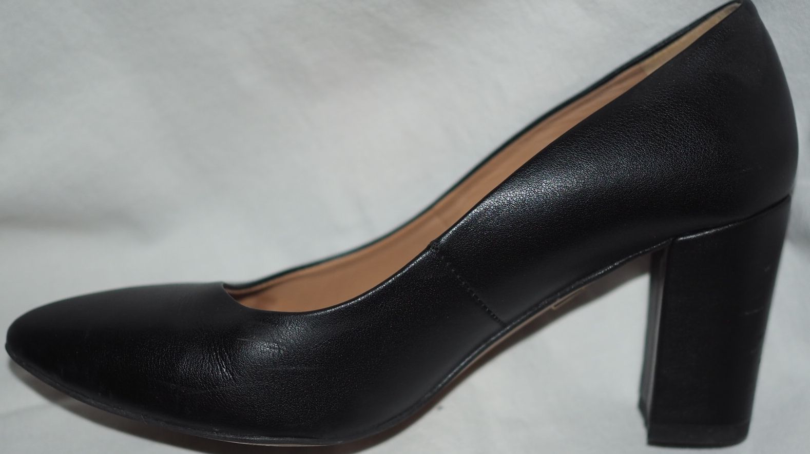 Scarpe da donna: Schwarze KAZAR Leder-Pumps , Gr. 38 – Usato da Luzern venduto da MweziMystique