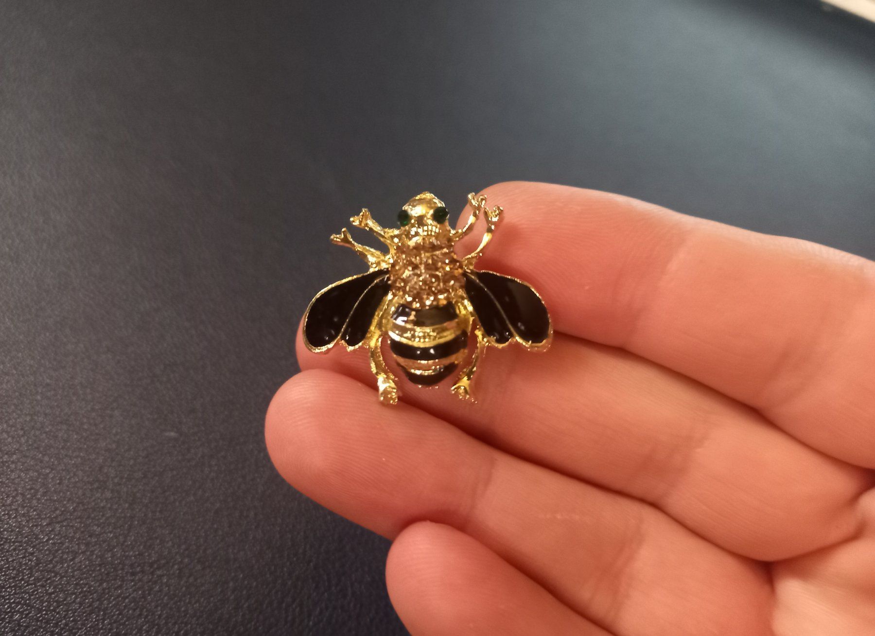 Broschen & Nadeln: 5x Brosche Biene aus Strass - Broche abeille en strass – Neu und originalverpackt aus Bussigny von NATURALO 3