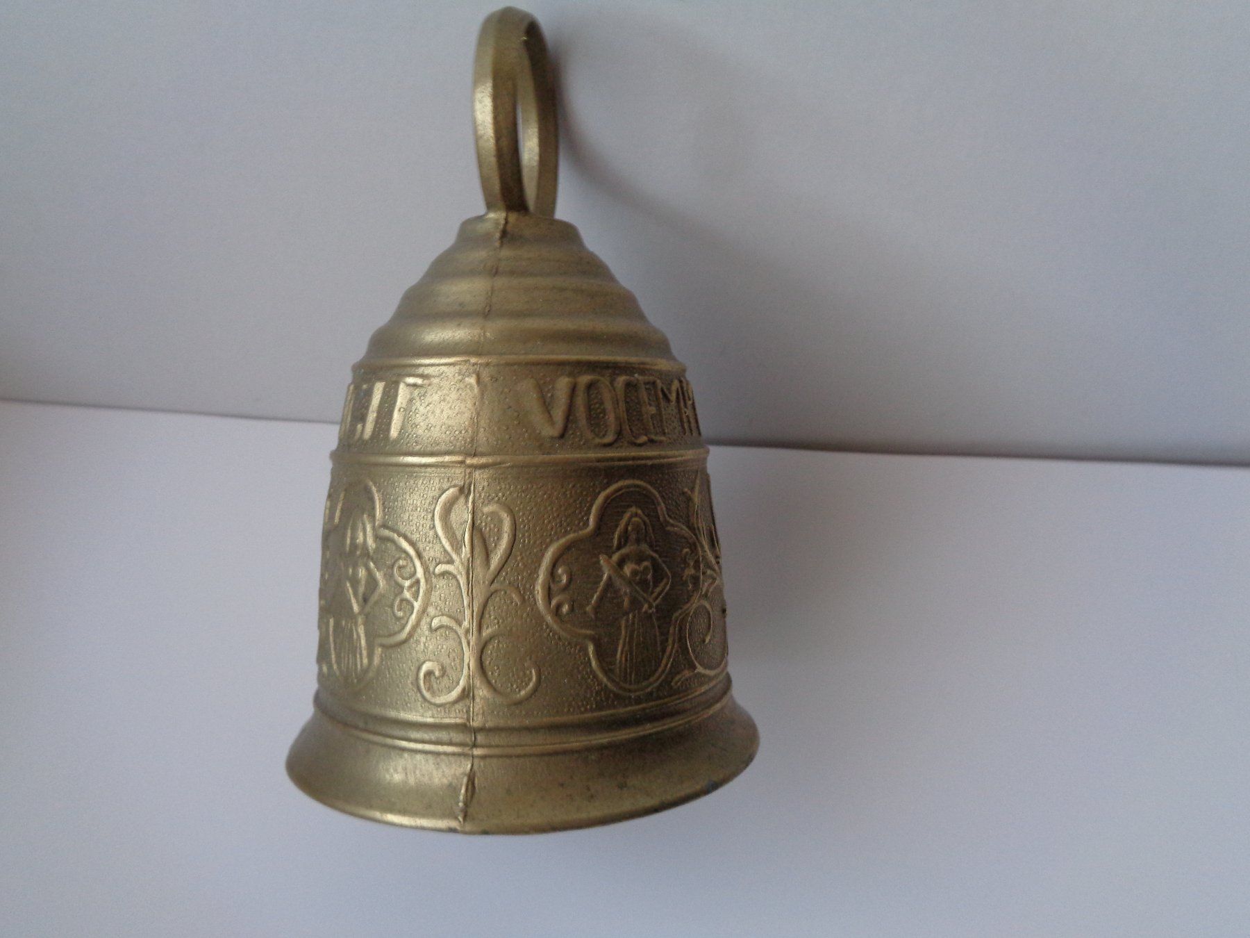 Cloches & sonnailles: ALTE GLOCKE MESSING – D'occasion à Henggart par Pascha22 1