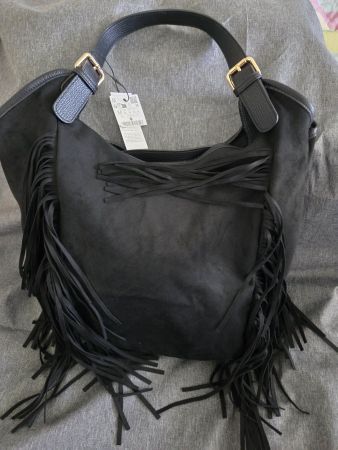 Schwarze Wildleder-Optik Fransen-Tasche Stradivarius – NEU