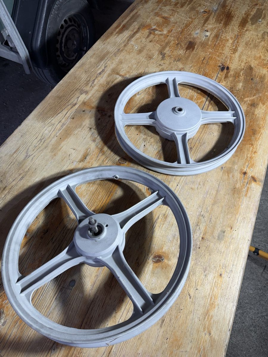 Piaggio Ciclomotori: Piaggio Felgen – Usato da Untervaz venduto da bassora 3