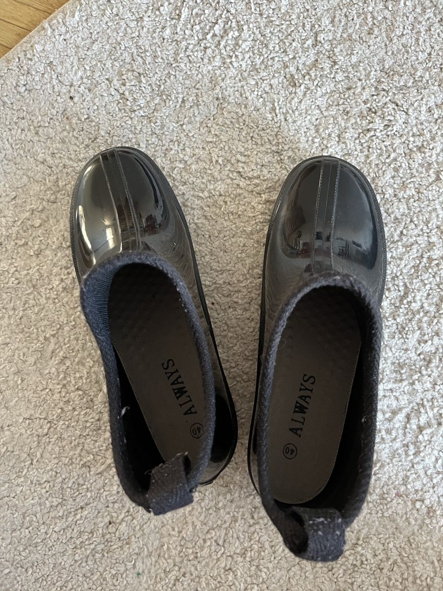 Scarpe da donna: Gummi Stiefeletten Gr 40 – Usato da Basel venduto da JJ.Elena 3
