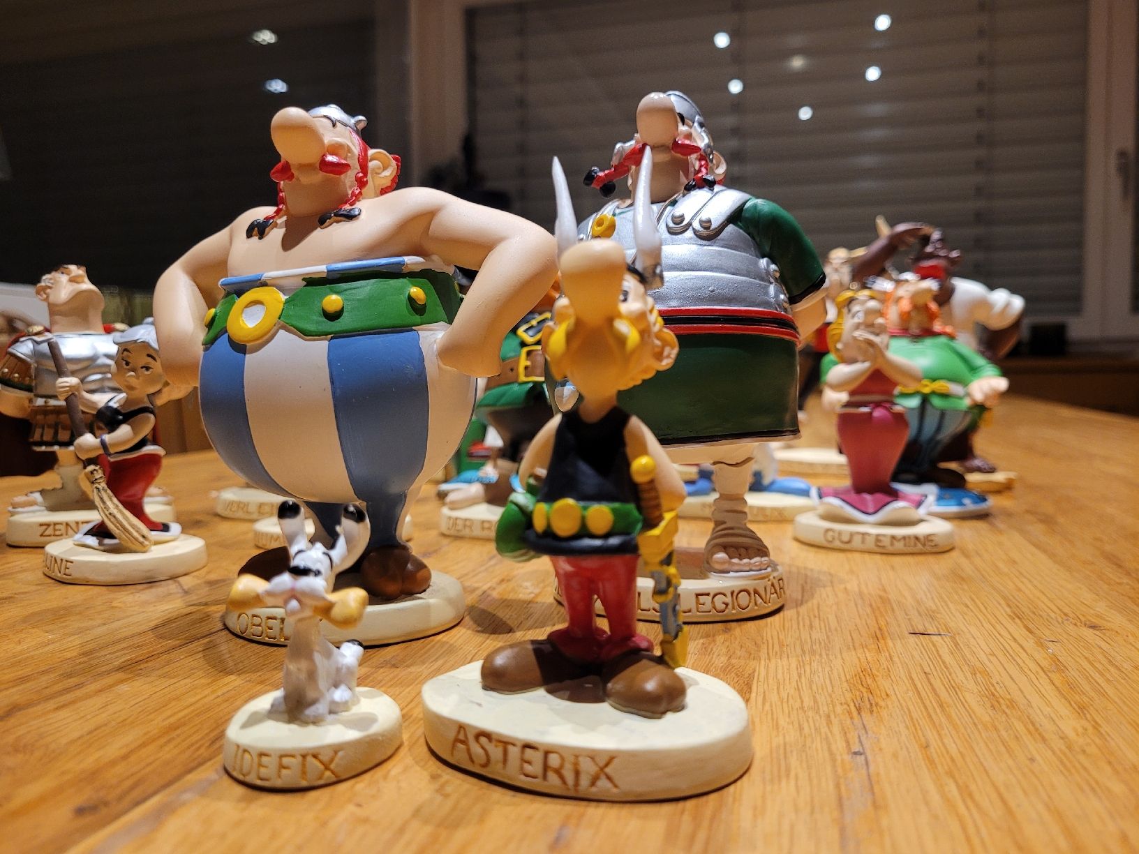 Statuette: ASTERIX & OBELIX mit ihren Freunden – Usato da Nottwil venduto da echtMOMO 2