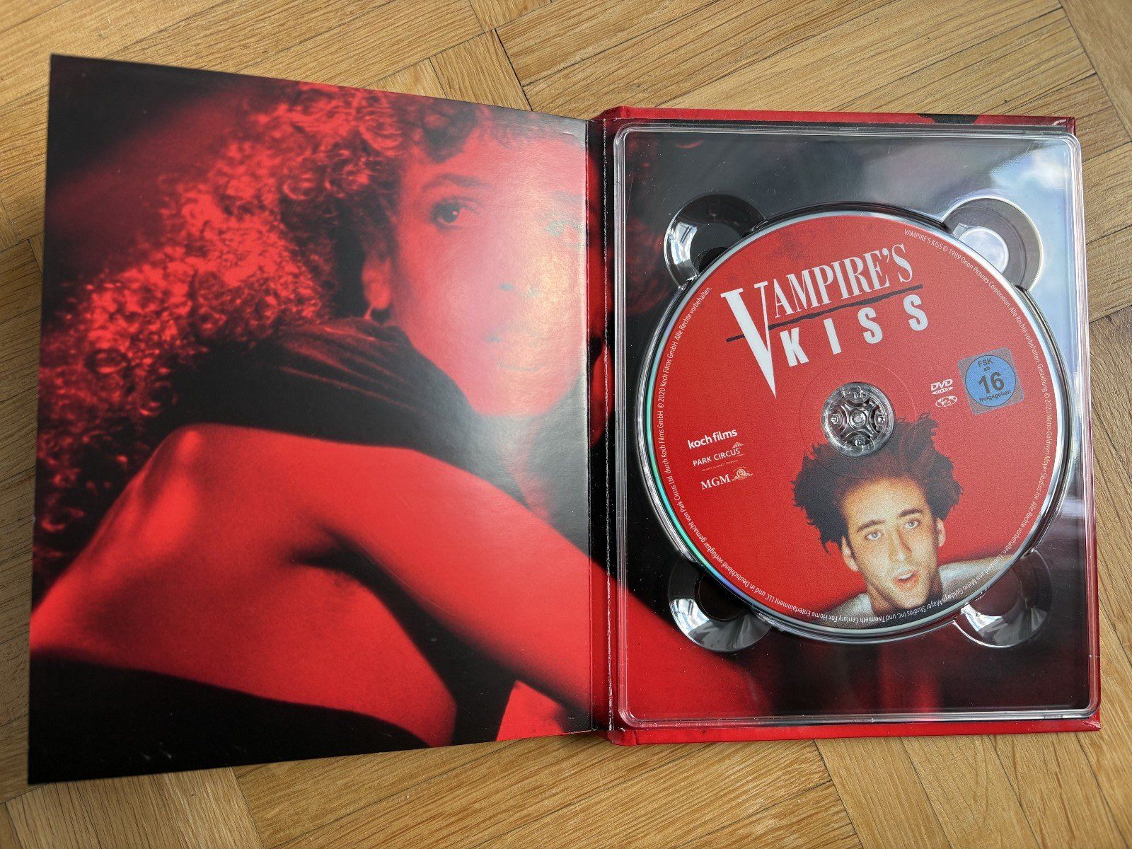 Tutti i DVDs: Vampire's Kiss - Mediabook - Blu-ray + DVD – Usato da Zürich venduto da Malcom 2