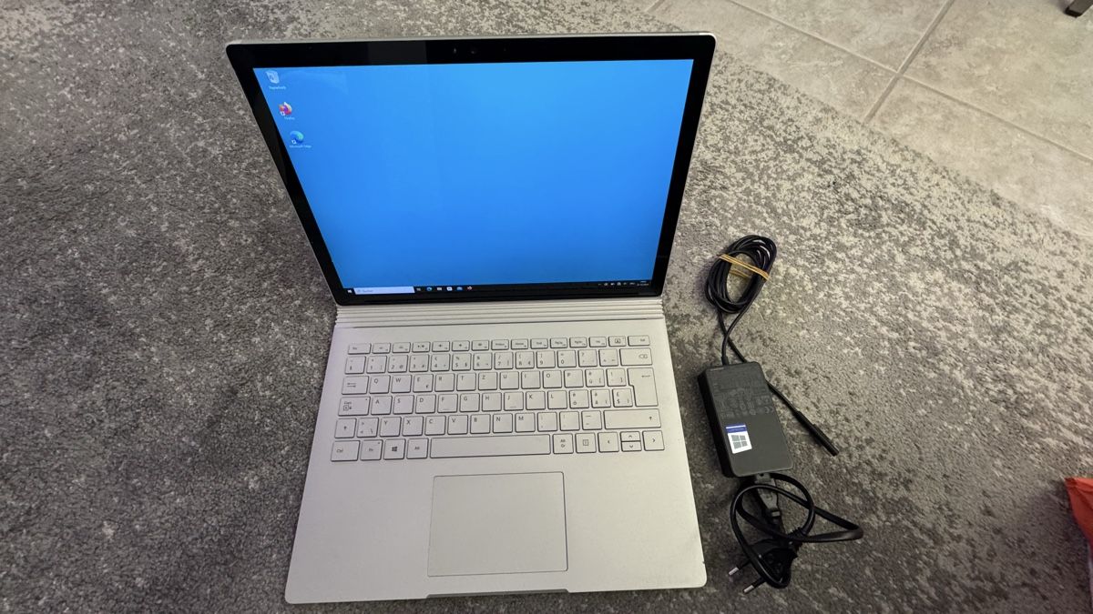 Microsoft Notebook: Microsoft Surface Book - 128GB SSD - 8GB RAM - Core i5 - GPU – Usato da St.Gallen venduto da gauwo