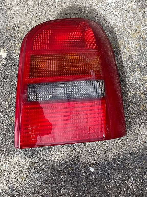 Fari: Rücklicht Auto Audi A4 Combi Rechts  – Usato da Landquart venduto da barbosa-2007