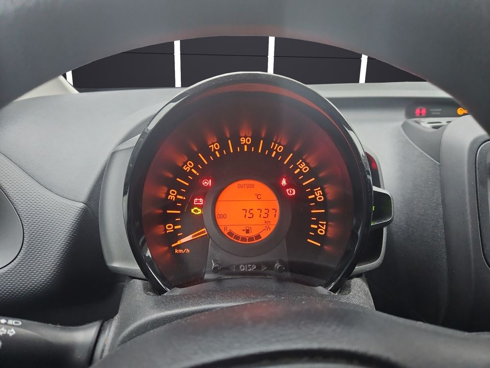 Toyota Automobili: Toyota Aygo, 75'000km, Blanche, Occasion expertisé a jour – Usato da Lucens venduto da dav_n6gv 9