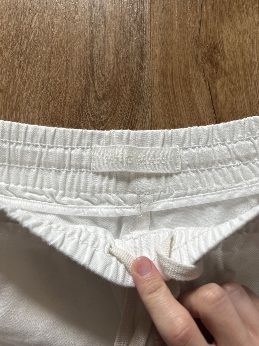 Mango Pantalons: Short blanc Mango – D'occasion à Yverdon-les-Bains par Little_M0nster 1