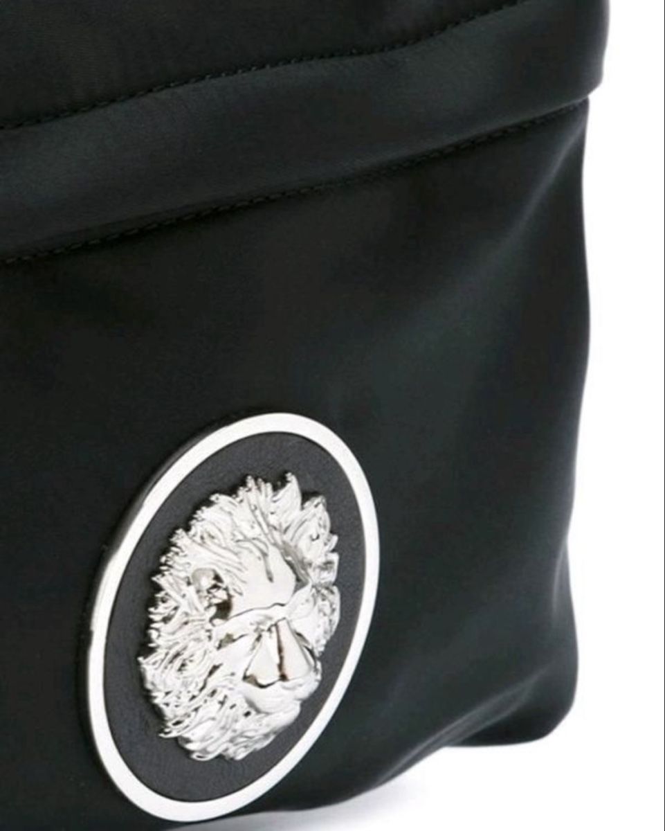 Versace Zaini: Versus Versace Rucksack schwarz silber Logo – Nuovo (secondo la descrizione) da Winterthur venduto da chiaraelisa93 1