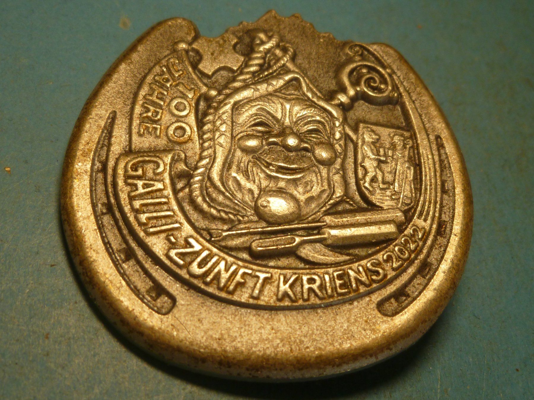 Placchette & Badge: KRIENS 2002 SILBER – Usato da Ried (Muotathal) venduto da Mandarin02