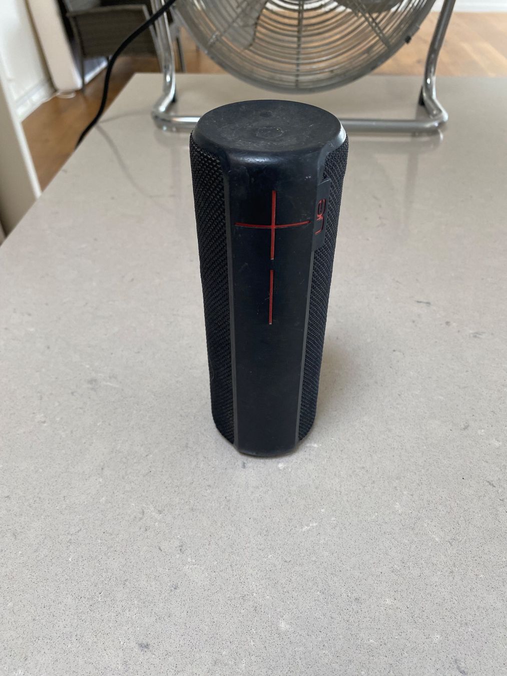 Haut-parleurs: Bluetooth Lautsprecher schwarz gebraucht – D'occasion à Zürich par dom_g5nv