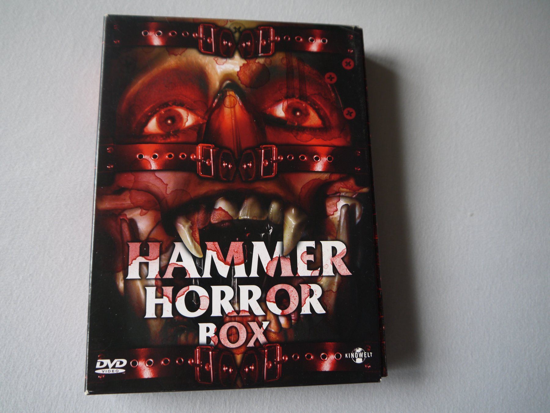Tutti i DVDs: HAMMER HORROR BOX - 4 FILME – Usato da Hagendorn venduto da Blaf