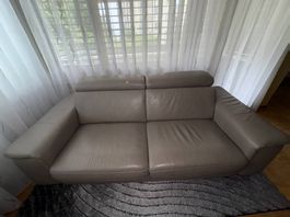 2-Sitzer Ledersofa Beige/Taupe mit verstellbaren Kopfstützen