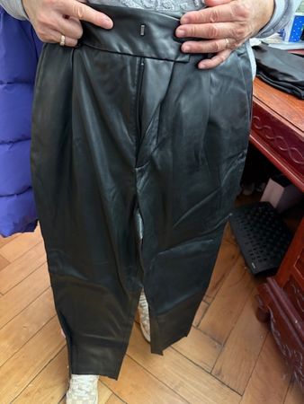 Zara Lederhose Kunstleder Gr. M Herbst Trend