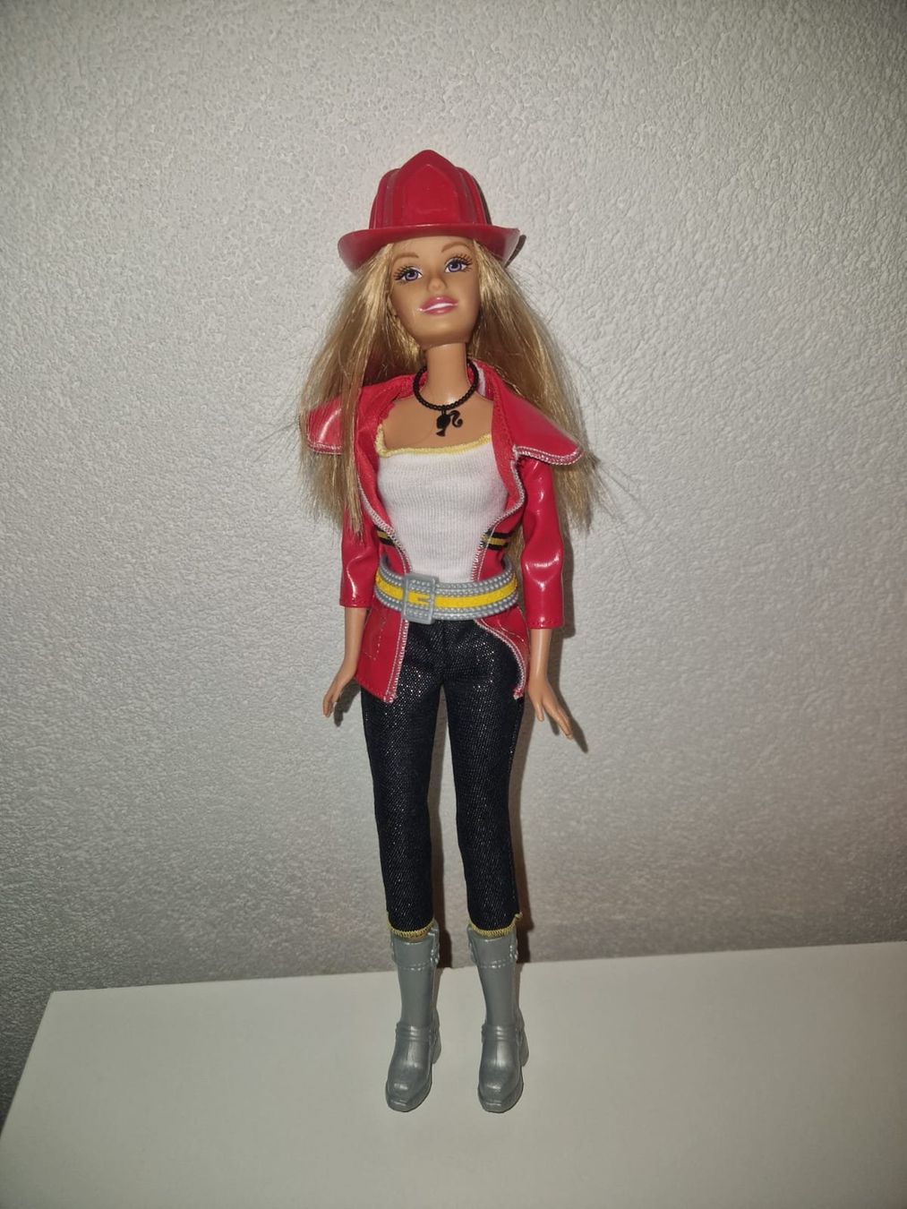 Bambole: Feuerwehrfrau Barbie – Nuovo (secondo la descrizione) da Romont FR venduto da Joe_xkh9