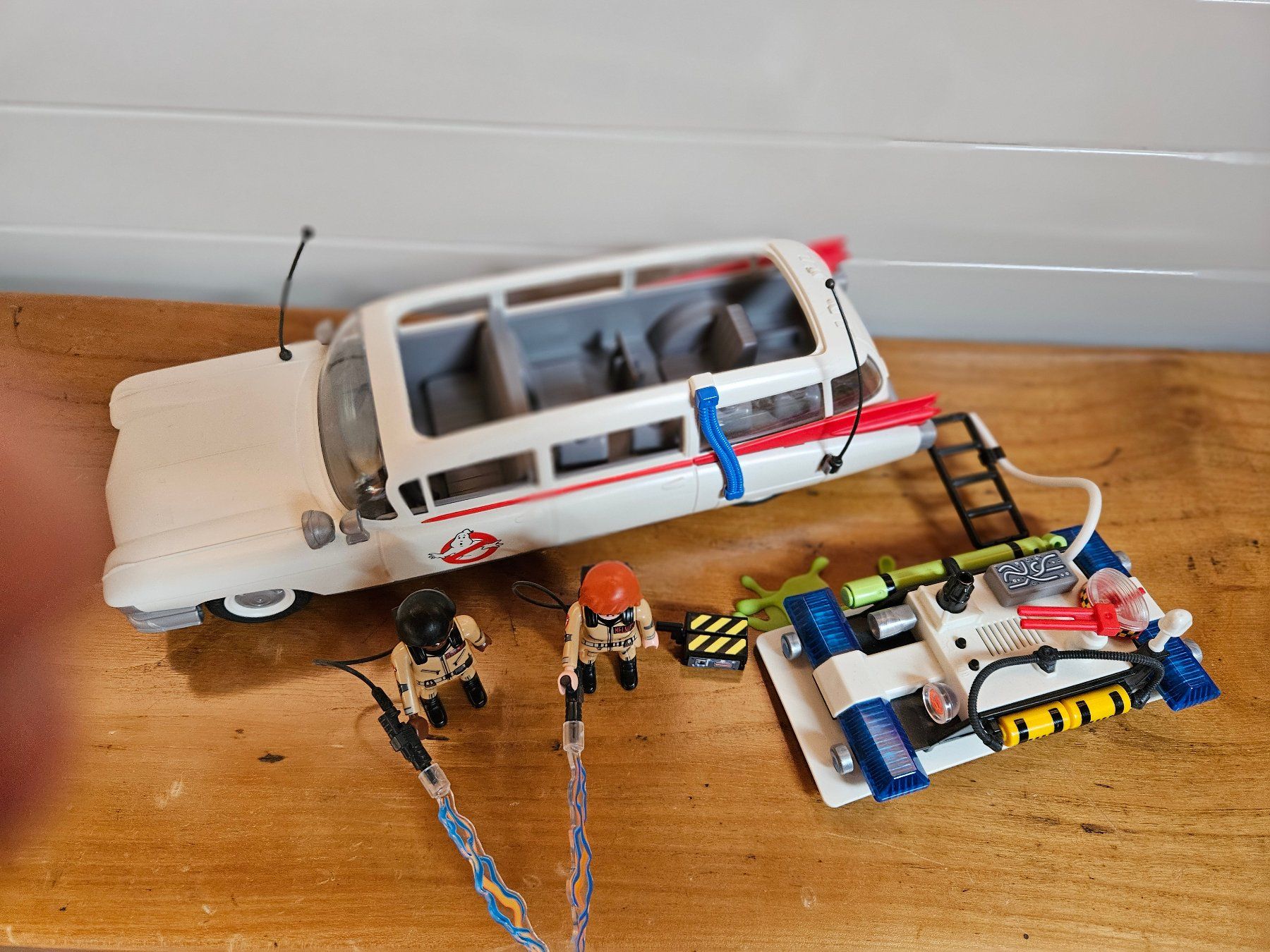 Playmobil Spielzeuge: Playmobil 9220 Ghostbusters Ecto-1 – Gebraucht aus Gontenschwil von regentag 1