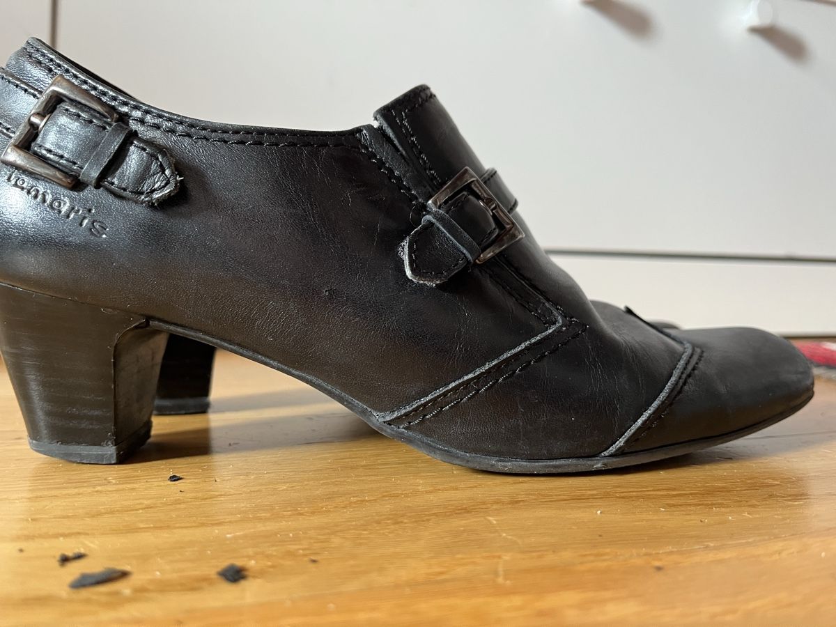 Tamaris Scarpe da donna: Tamaris Schwarze geschlossene Heels Boots – Usato da Biel/Bienne venduto da mary.sin 4