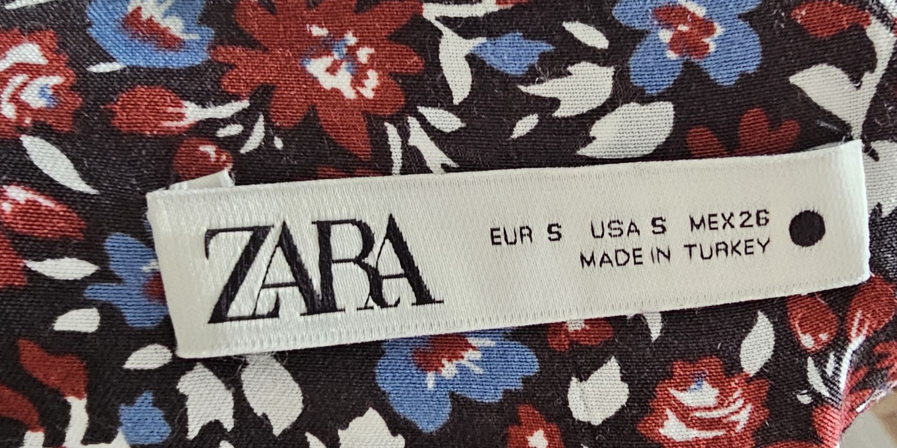 Zara Vestiti: ZARA Kleid Blumenmuster Grösse S – Usato da Basel venduto da Allerlei-Basel 2