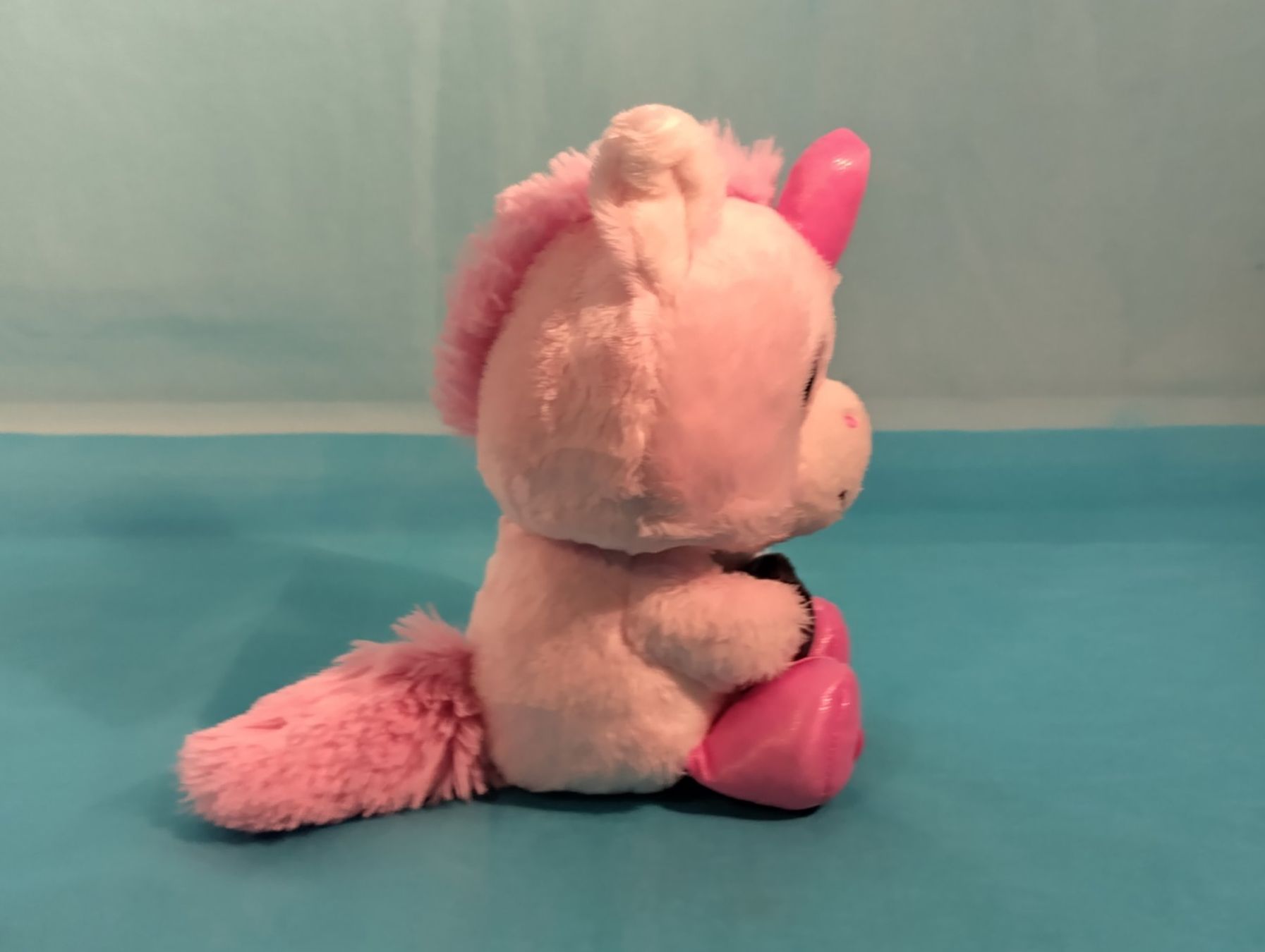 Nici Spielzeuge: NICI Einhorn mit Herz, L:18cm – Neu (gemäss Beschreibung) aus Bellach von JingleCherry 1