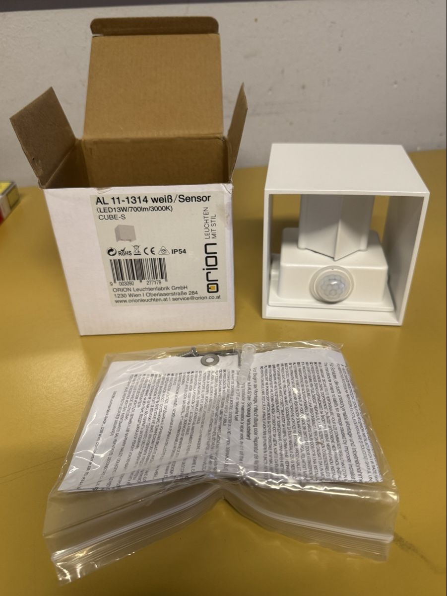 Lampade: weiss Wandleuchte mit Sensor neu – Nuovo (secondo la descrizione) da Schlieren venduto da Freundlich02