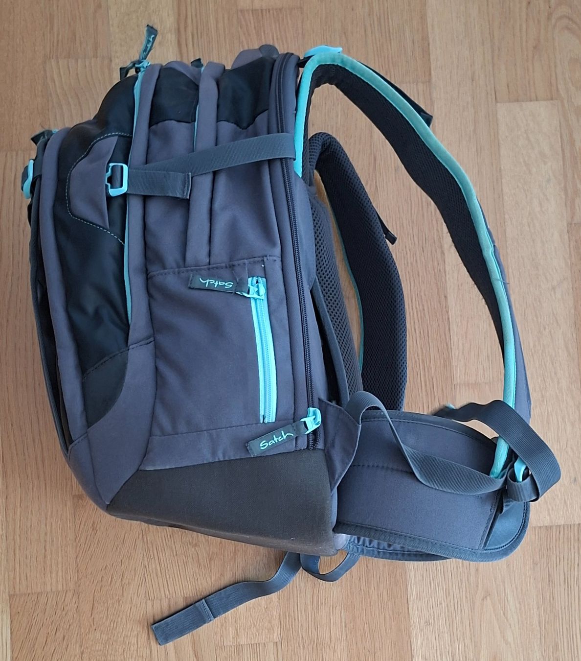 Zaini: Satch Schulrucksack grau/mint – Usato da Güttingen venduto da DeniseBaumann 2