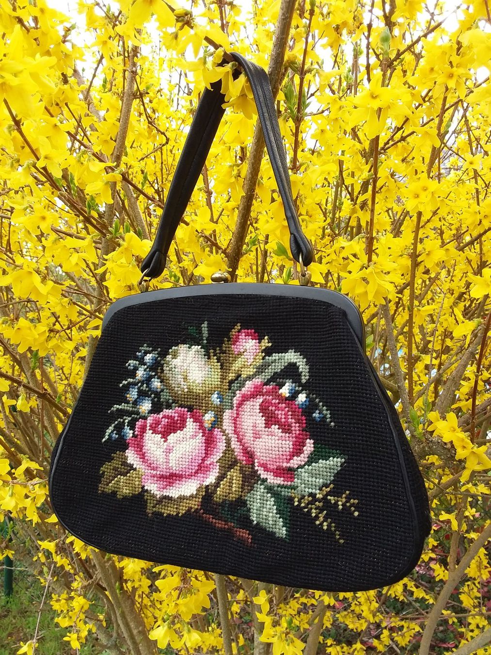 Borse da donna: Sac à main, brodé. – Usato da La Chaux-de-Fonds venduto da achillea01