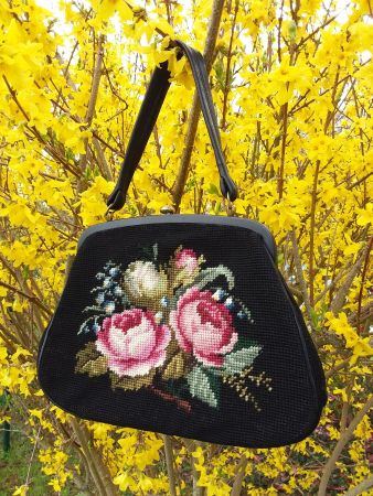 Sac à main, brodé.