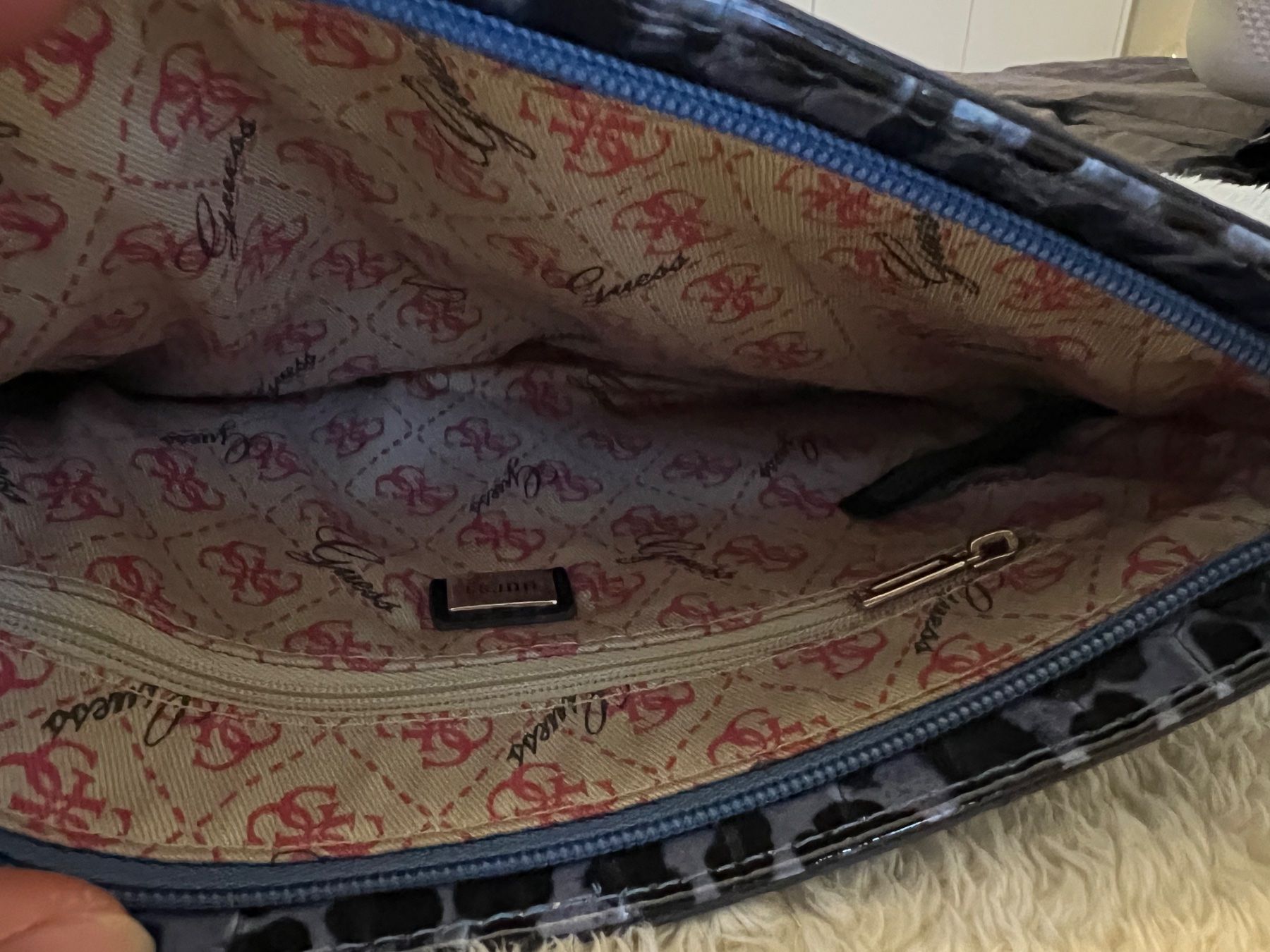 Guess Borse da donna: Guess Clutch - Blue & leopard pattern – Usato da Dübendorf venduto da ClaraS. 4