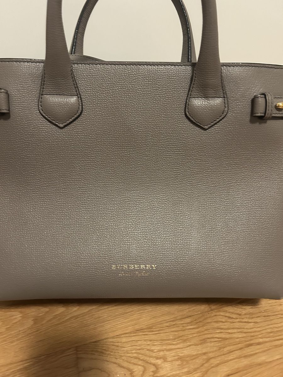 Burberry Borse da donna: Burberry handbag grey leather good condition – Usato da Basel venduto da mar_df9j 2