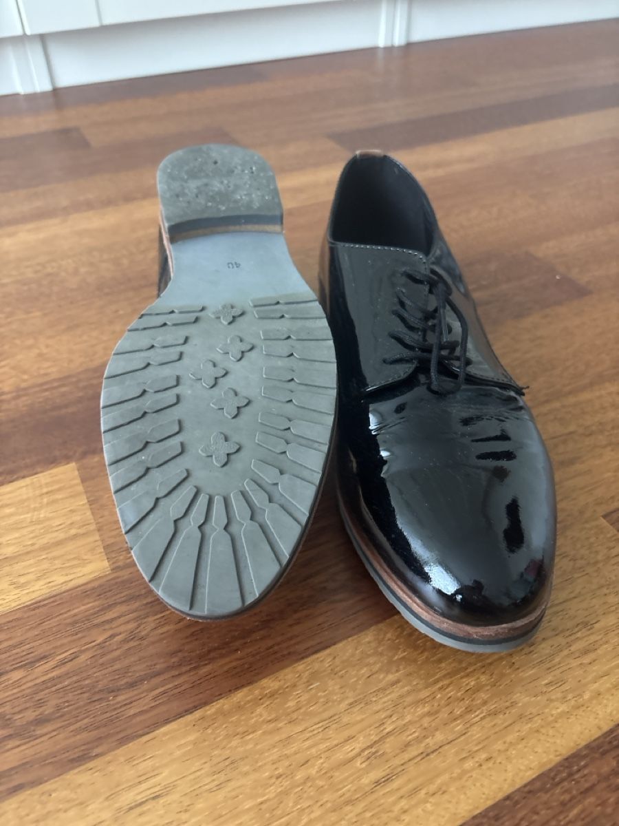 Chaussures femmes: Schwarze Lackleder  Grösse 40 – D'occasion à Nänikon par Caro8989 2