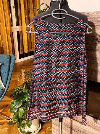 Seide sleeveless top