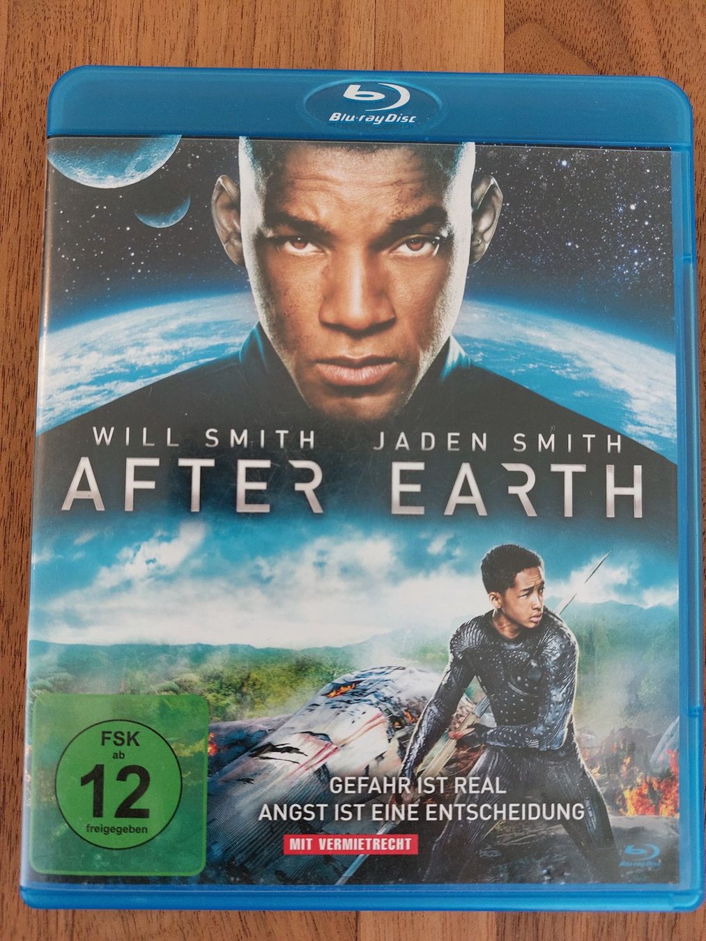 Alle DVDs: Blu Ray - After Earth – Gebraucht aus Rheinfelden von FilmAuktion