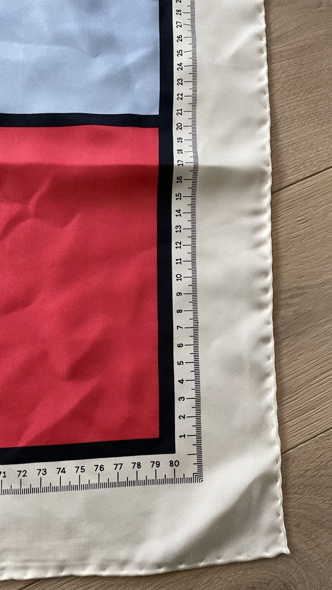 Ensoie Foulards, Tücher & Schals: Foulard en soie Castelbajac – Gebraucht aus Satigny von Pauline_1987 1
