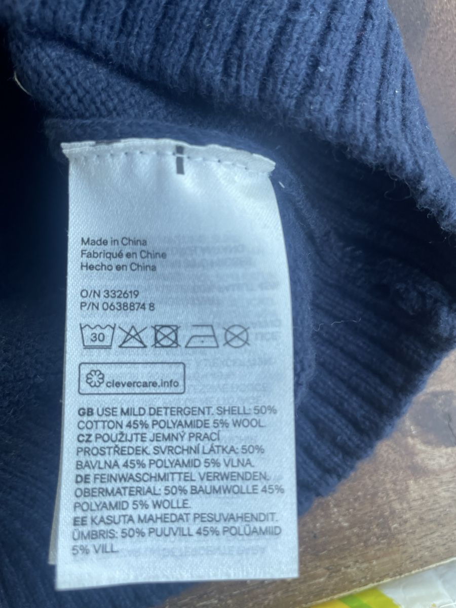 H&M Maglioni & Felpe: Strickpullover Weihnachtspulli H&M Rentier marine 134/140 – Usato da Bern venduto da brup 4
