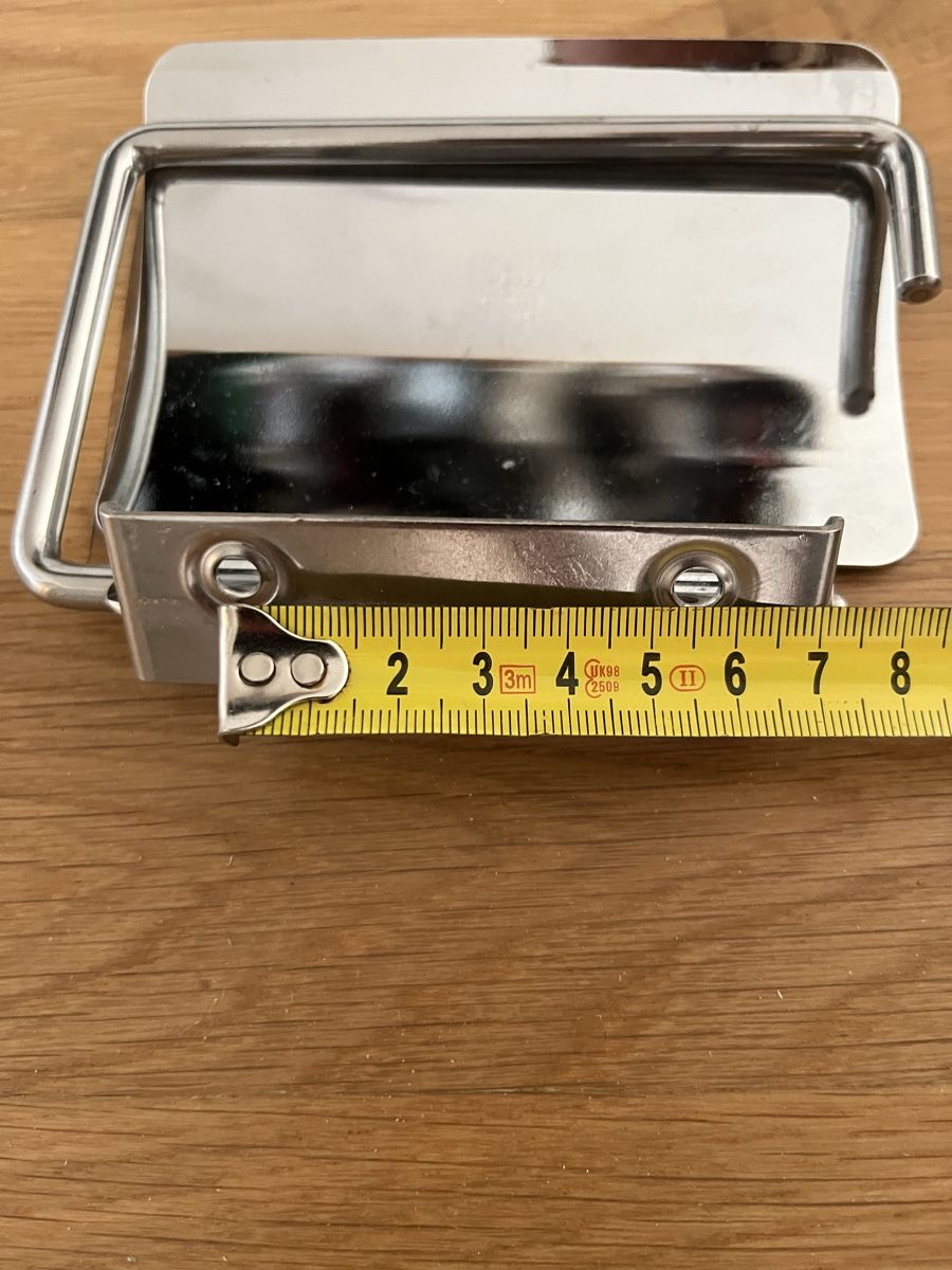 Altri accessori per il bagno: Toilettenpapierhalter mit Deckel – Usato da Frauenfeld venduto da heyLani 2
