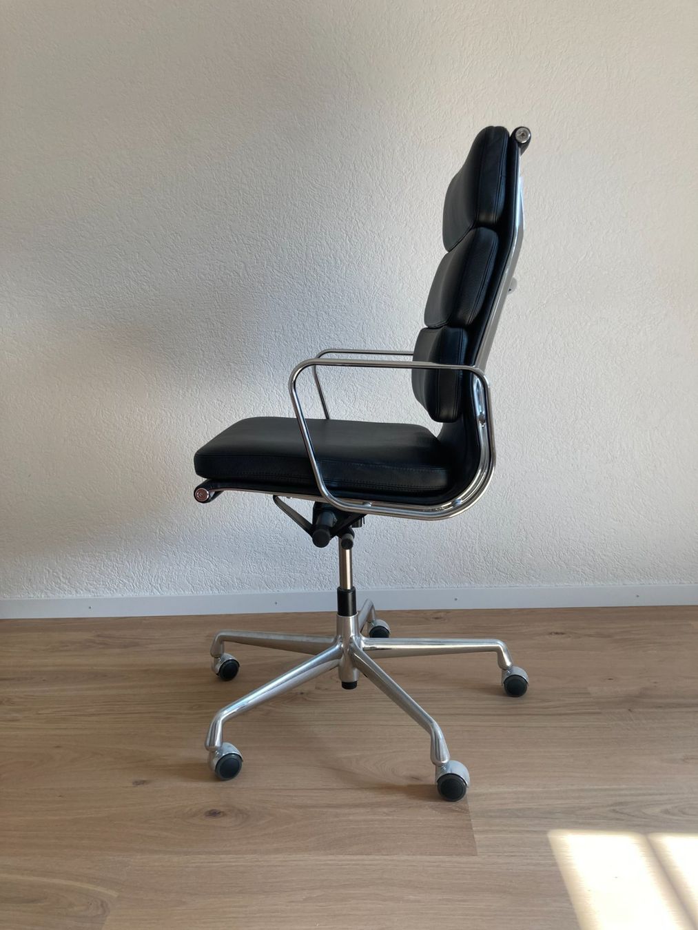 Vitra Sedie: Original Vitra Eames Soft Pad EA 219 – Usato da Bern venduto da yeadea 1