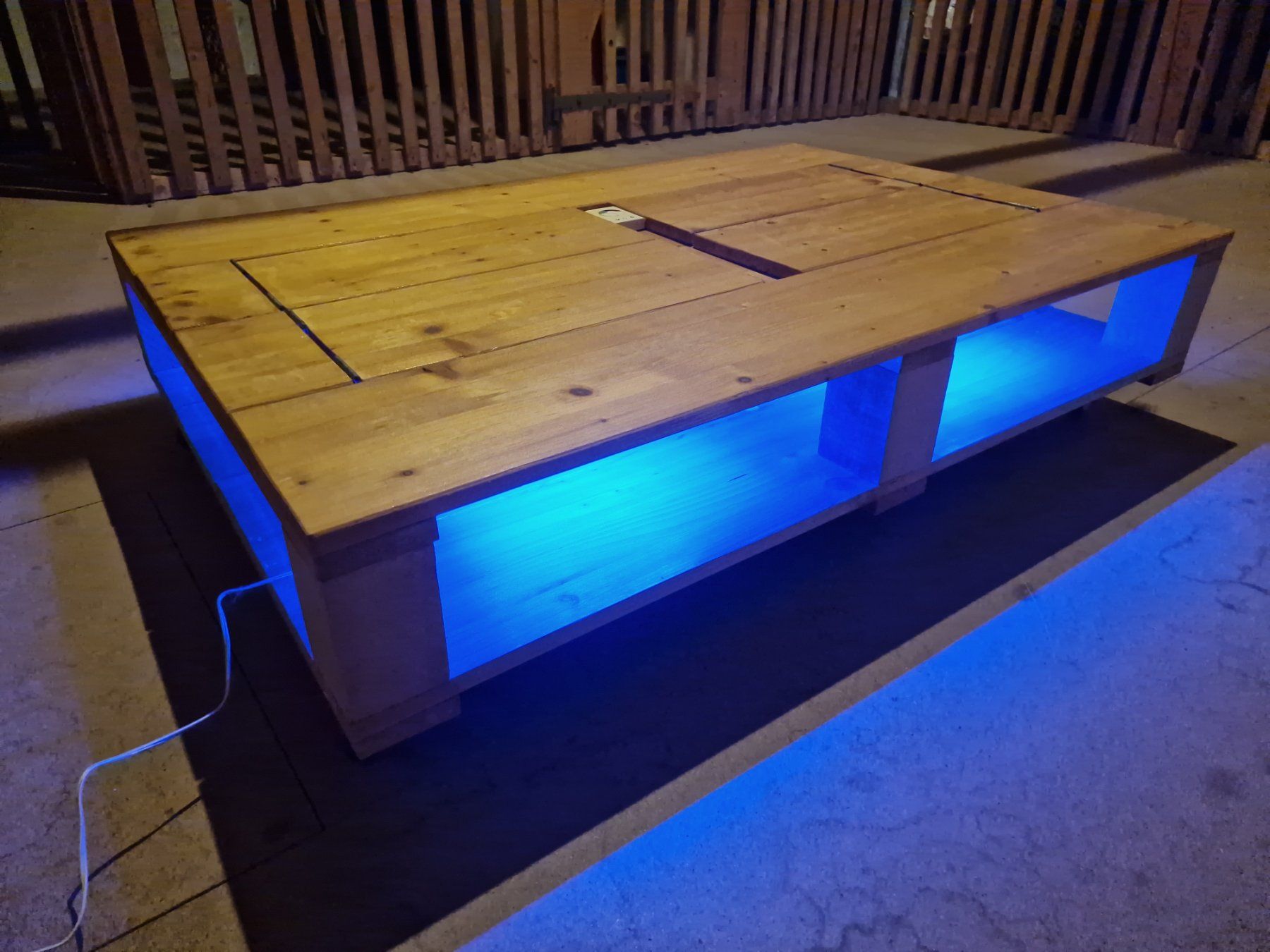 Tavoli: Handgefertigter Couchtisch – Usato da Uerzlikon venduto da lukas_24 1