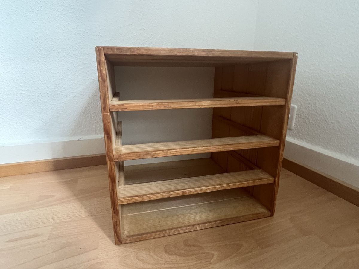 Autres décorations & accessoires: 4 einzelne stapelbare Holzkästen – D'occasion à Luzern par JanineV02 2