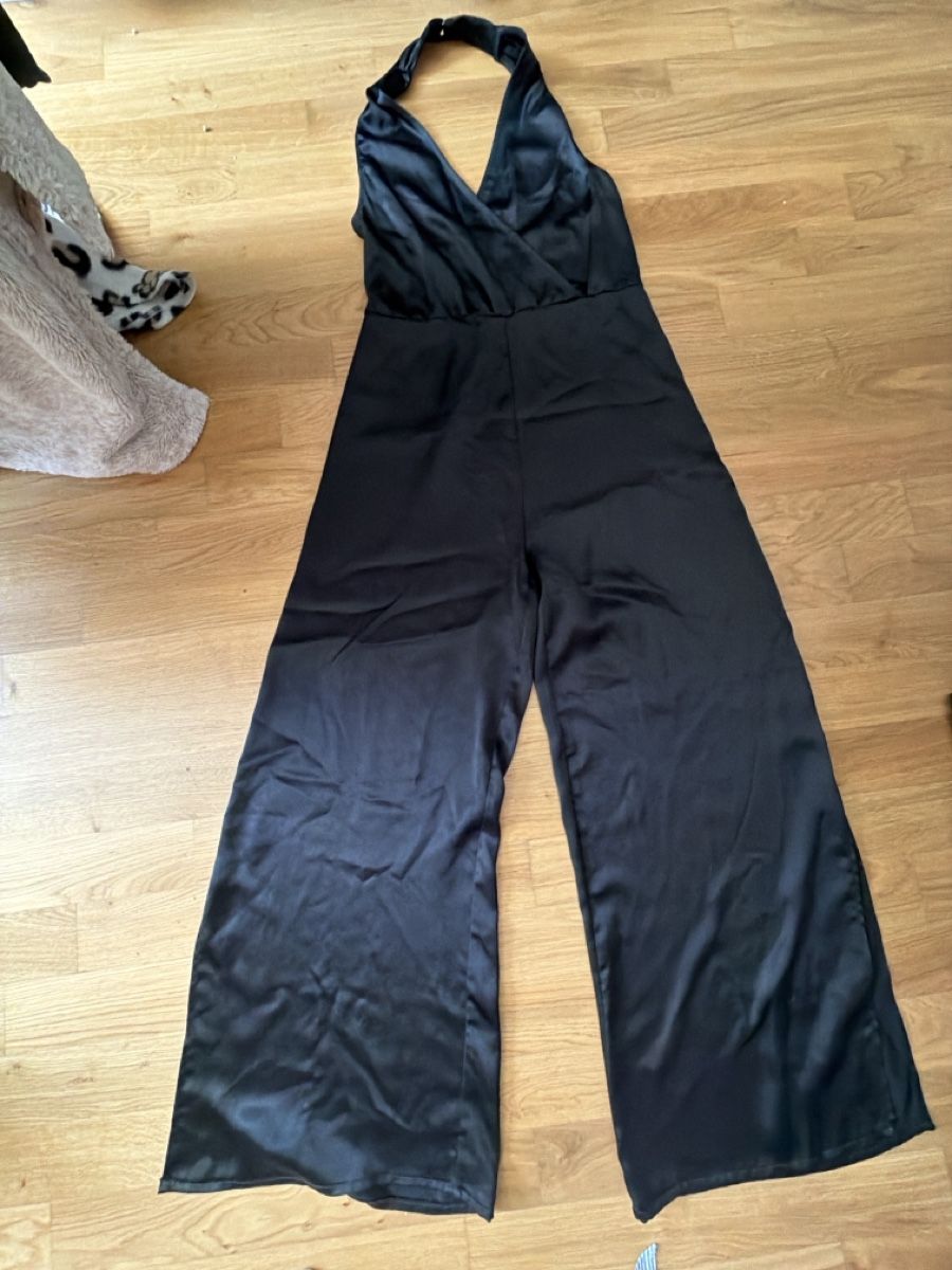 Zara Tute: Combinaison noire satin ZARA – Usato da Le Locle venduto da Mayd_h