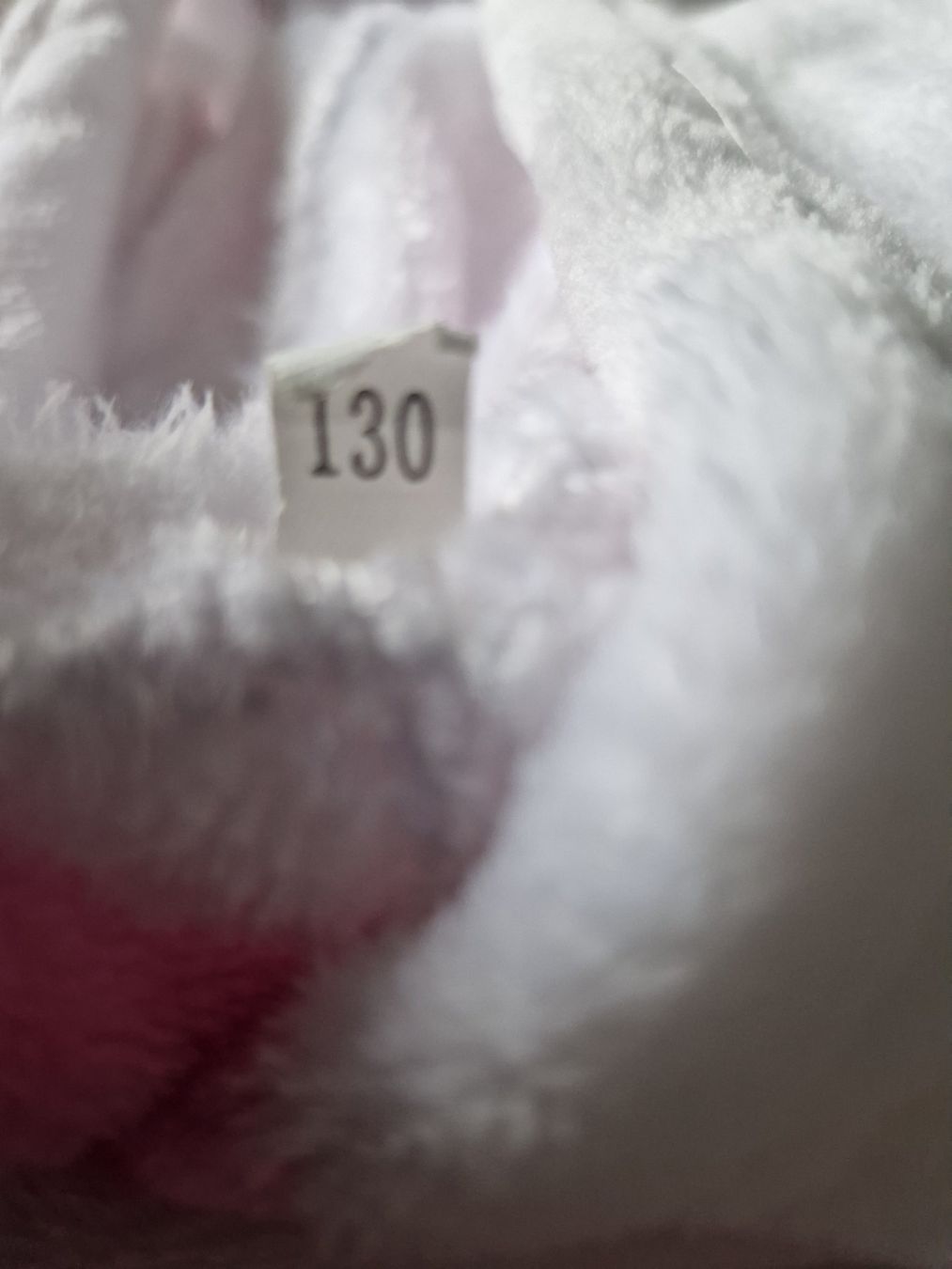 Costumi: Plüsch Fasnachtskostüm Einhorn gr. 128-130 – Usato da Mezzovico venduto da maemy 3