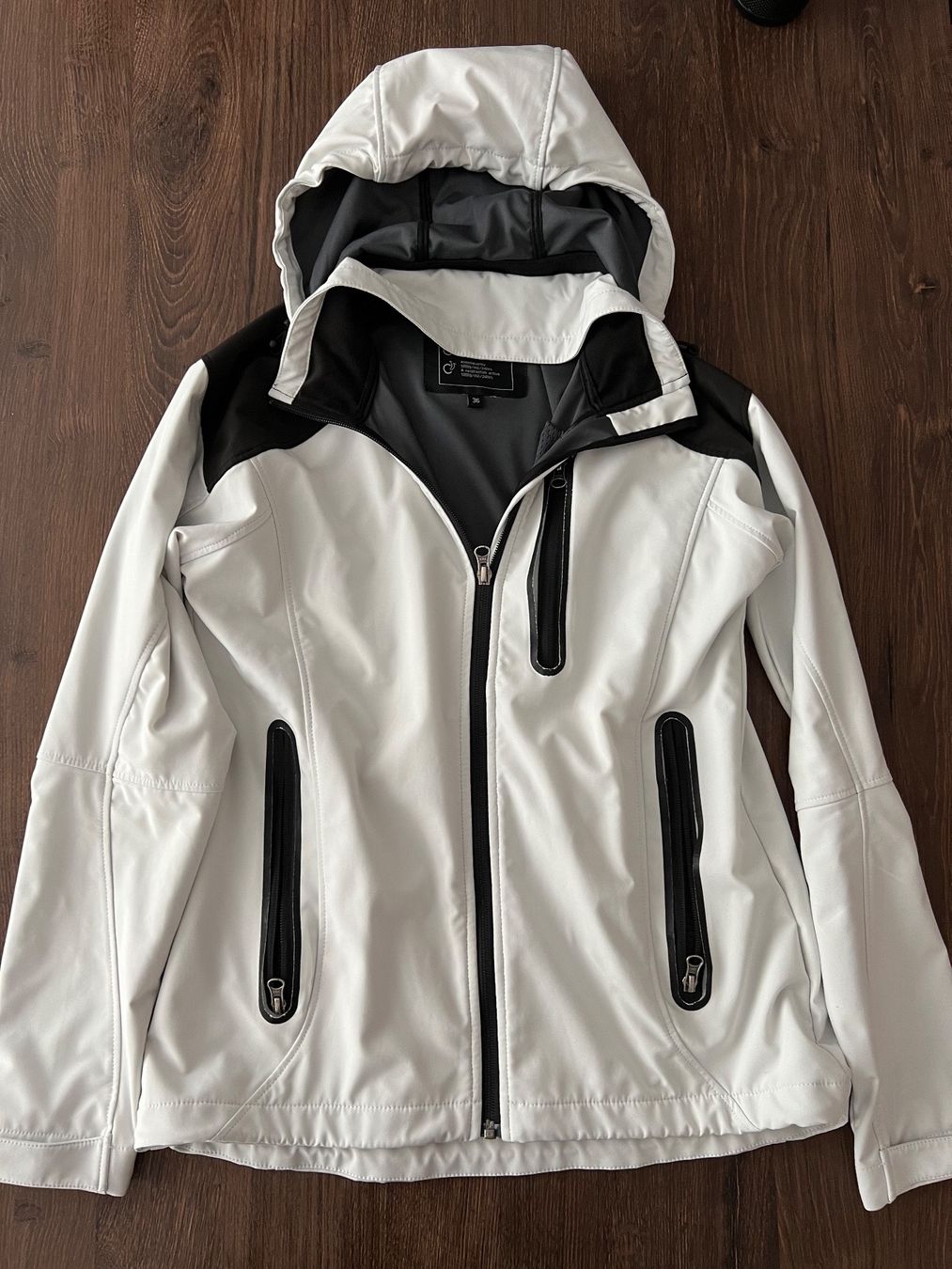 Giacche: Jacke – Usato da Luzern venduto da file_maker