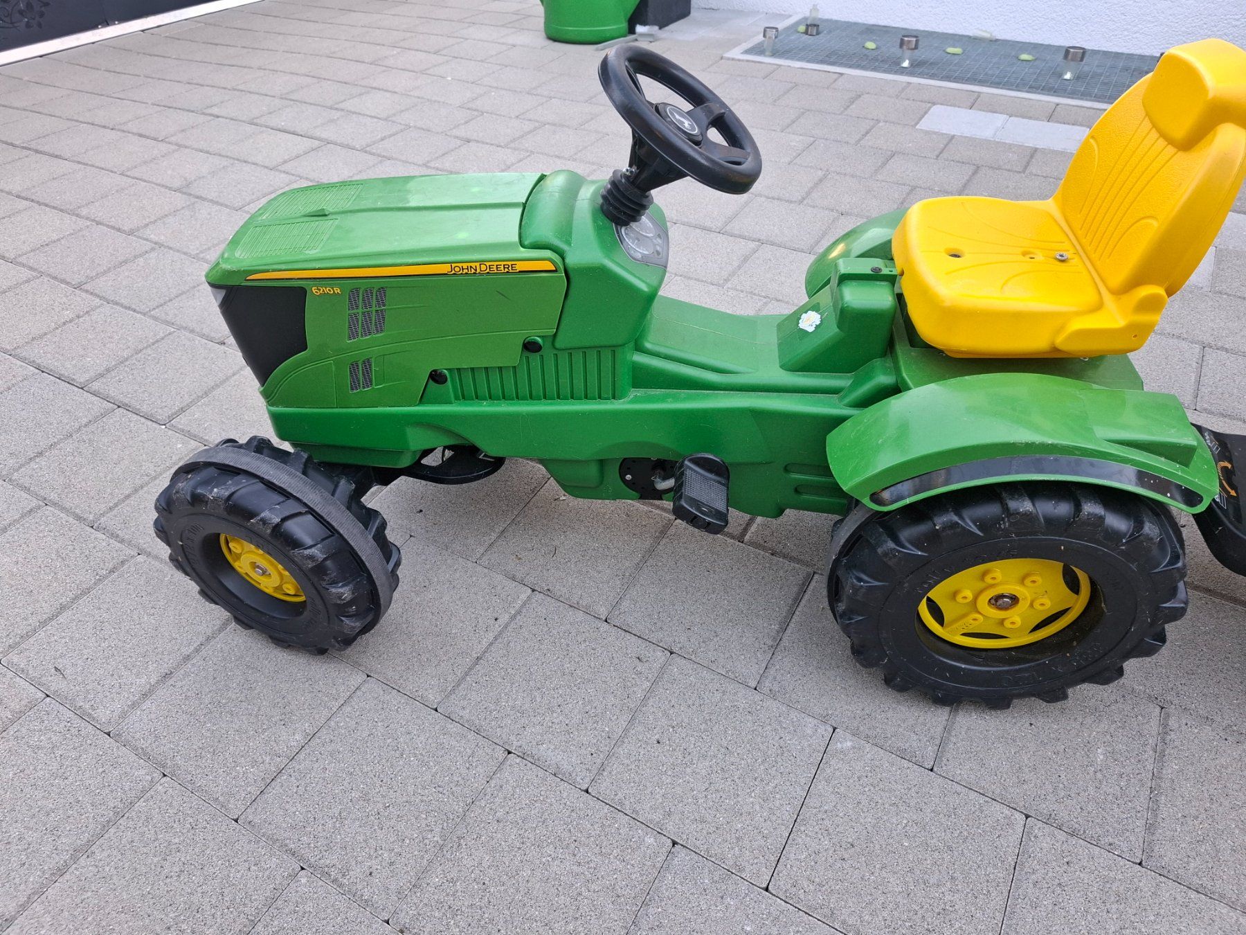 John Deere Fahrzeuge für Kinder: John Deere Trettraktor mit Anhänger – Gebraucht aus Reichenburg von SuperTremp 2