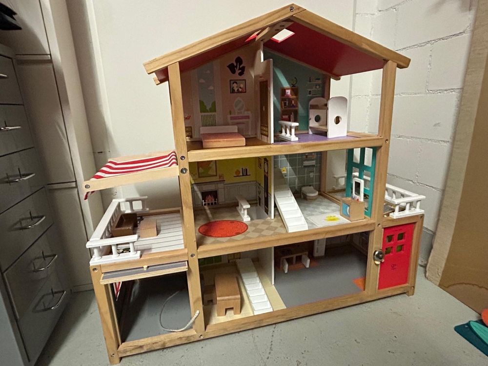 Tolles Puppenhaus aus Holz von Hape 1
