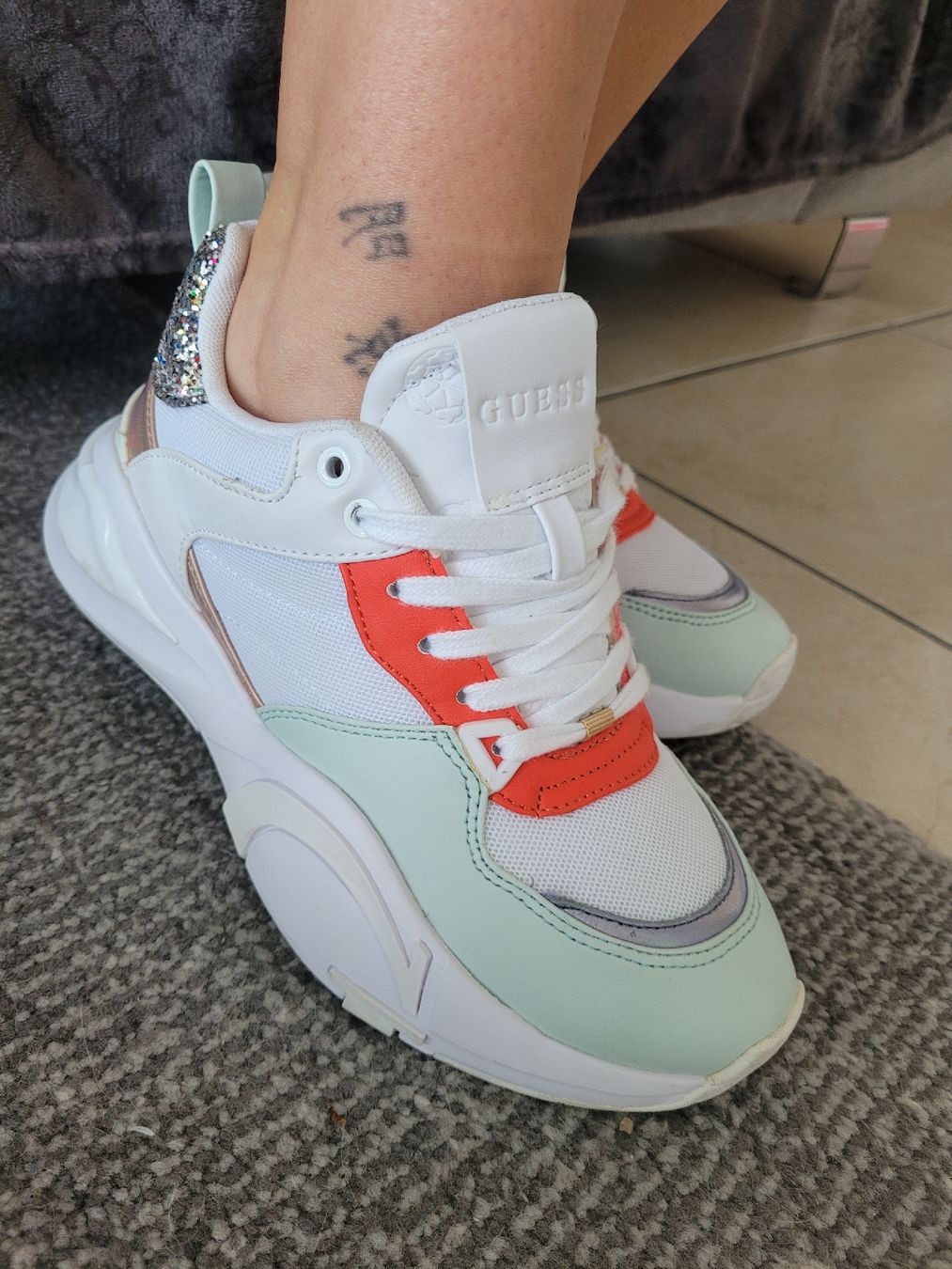 Guess Damenschuhe: Chaussures Guess femme nr.37 – Gebraucht aus Courtaman von Bluejazz