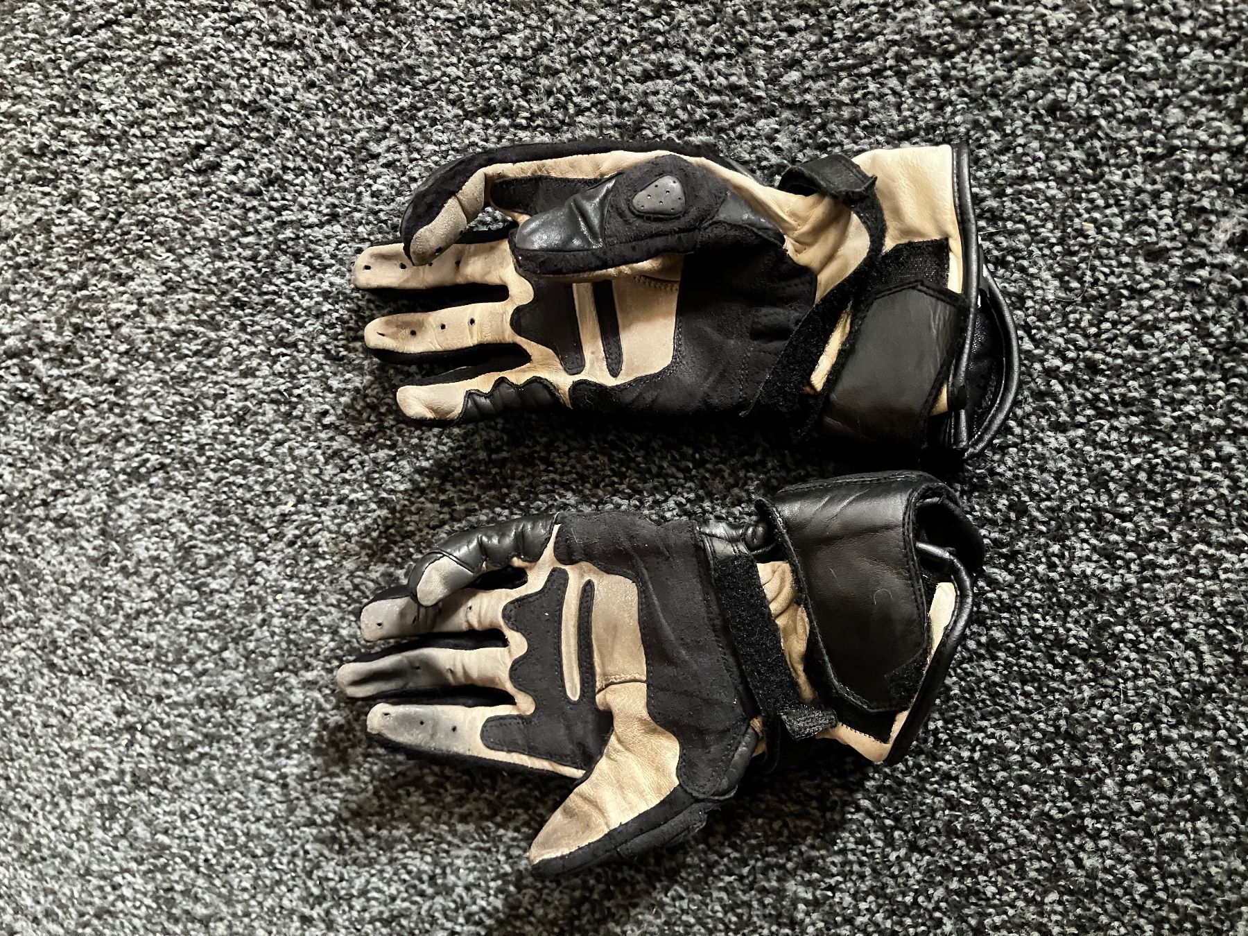 Gants & mitaines : Motorradhandschuhe Leder Gr. 7 – D'occasion à Aathal-Seegräben par Butterflynati 1