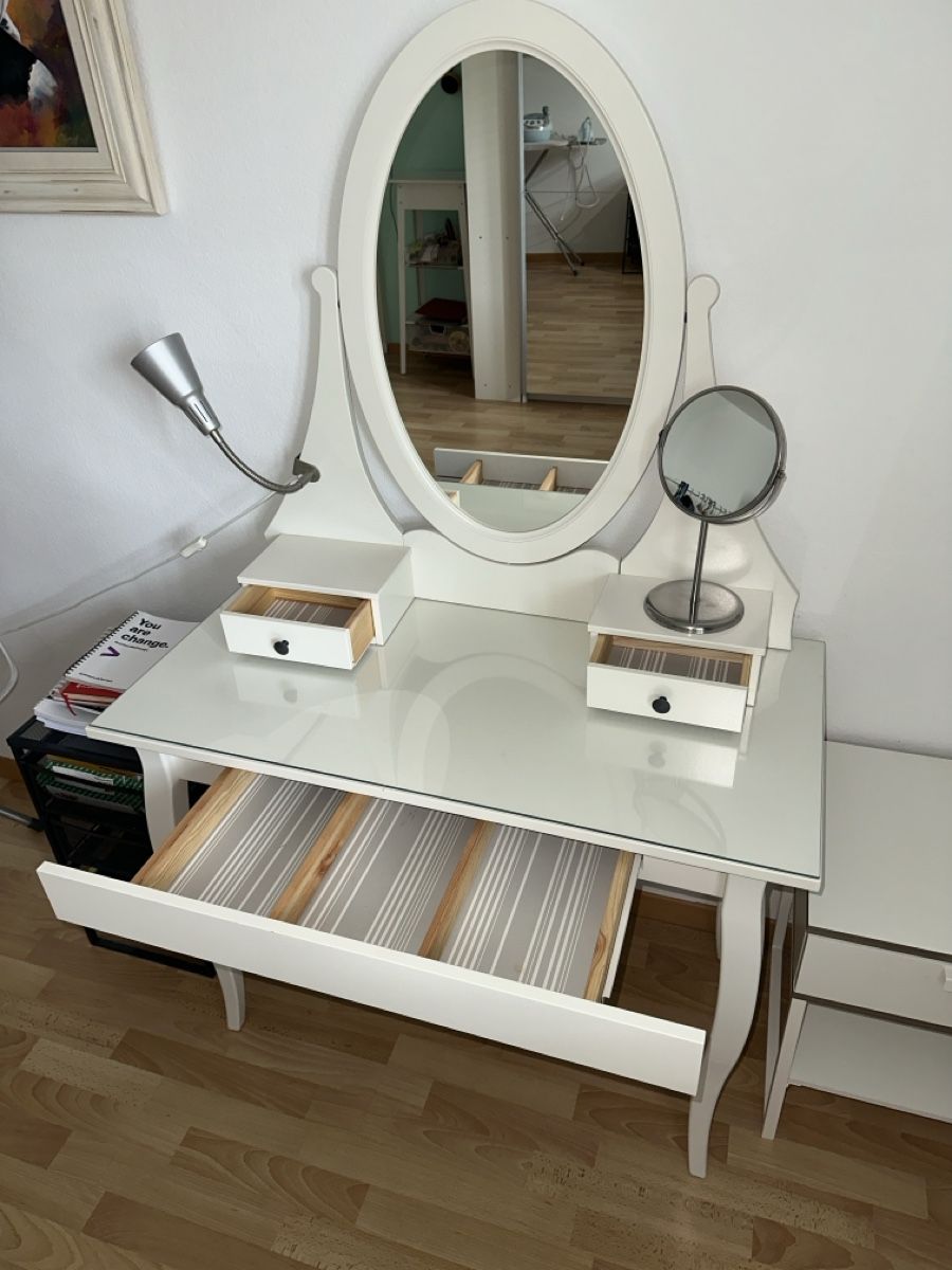 Ikea Tavoli da trucco: Ikea Hemnes Frisiertisch / Schminktisch – Usato da Zürich venduto da Luzern033 2